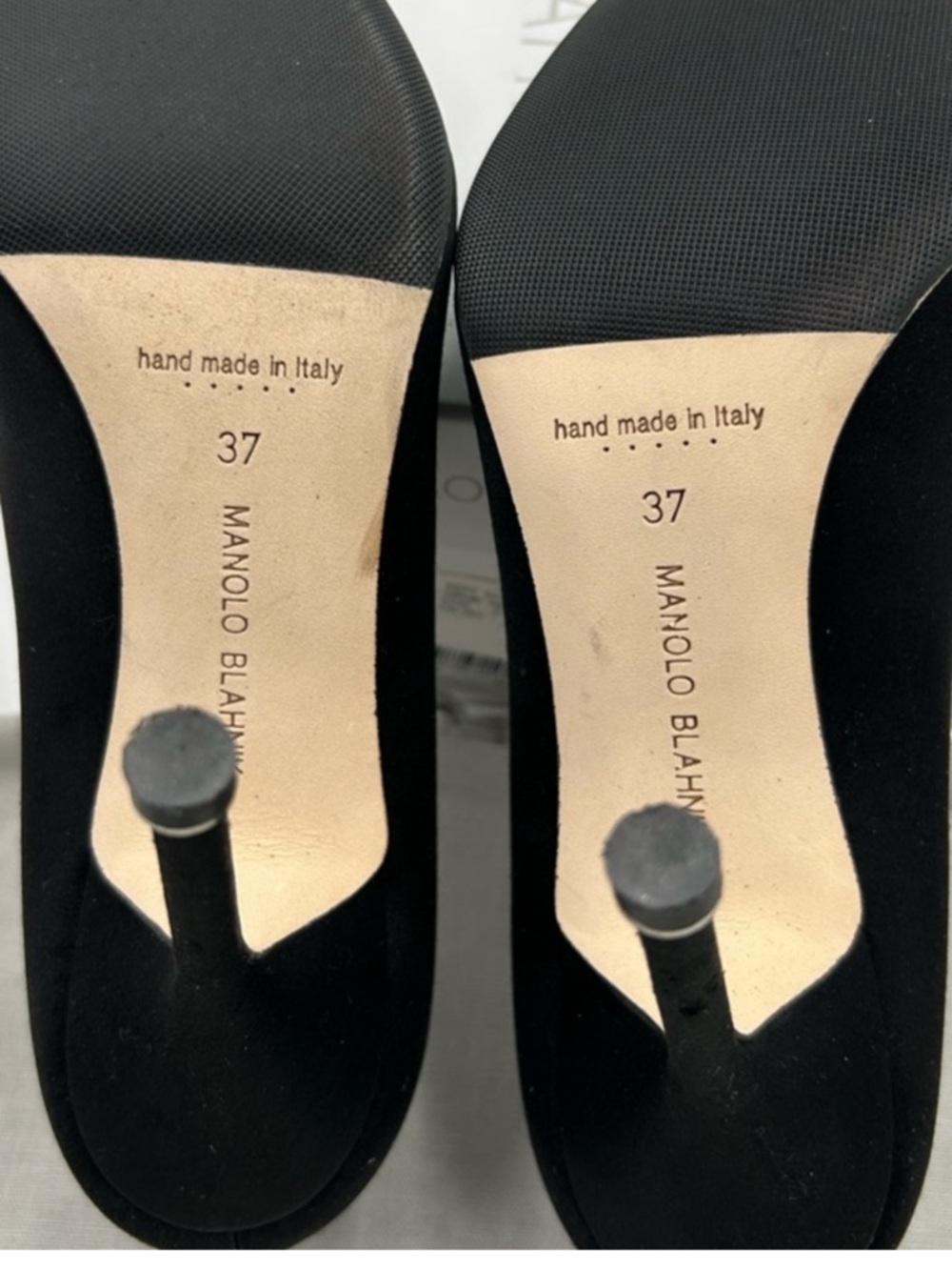 Manolo Blahnik HANGISI Black Satin Crystal-Buckle Pointed Toe Pumps. Size 37 - Picture 6 of 7